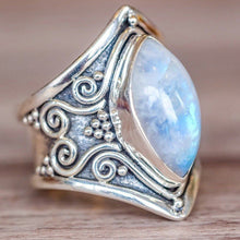 Load image into Gallery viewer, Antique silver vintage moonstone ring bracelet
