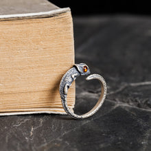 Load image into Gallery viewer, Sterling silver chameleon ring lizard opening