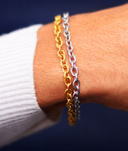 Load image into Gallery viewer, Siamise Linked White/Yellow Gold Bracelet